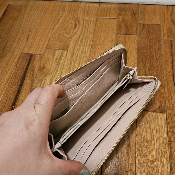 Wallet - Picture 4 of 6